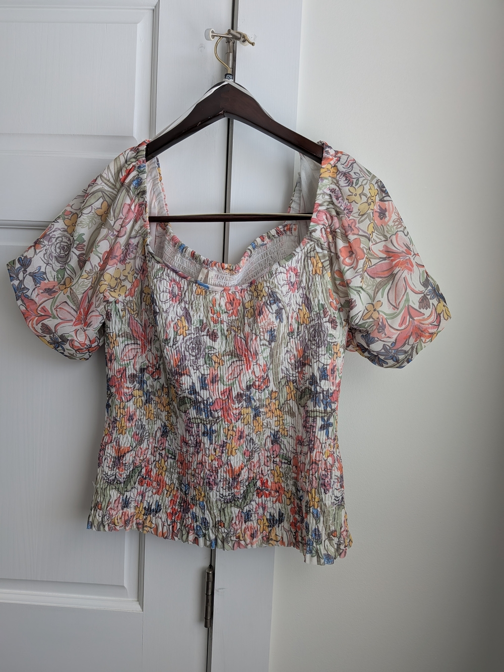 Anthropologie NWOT Floral Smocked Puff Sleeve Top Size L Fits Like XL